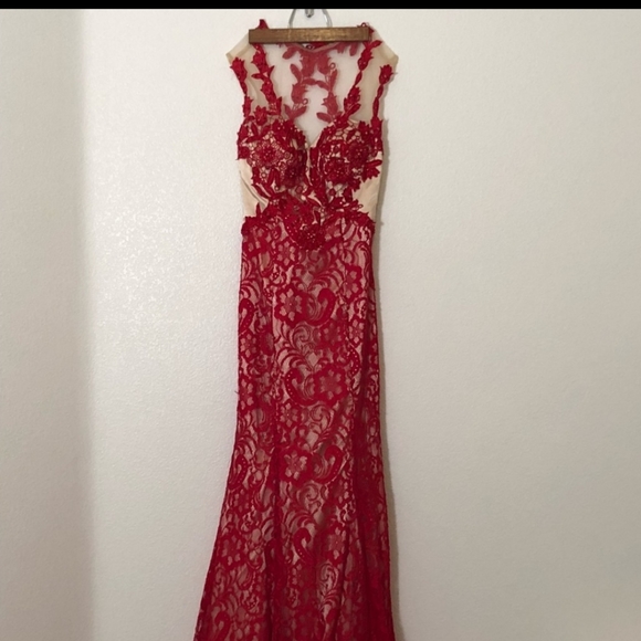 Gorgeous Red Lace Mermaid Prom Formal Gown - Picture 4 of 4